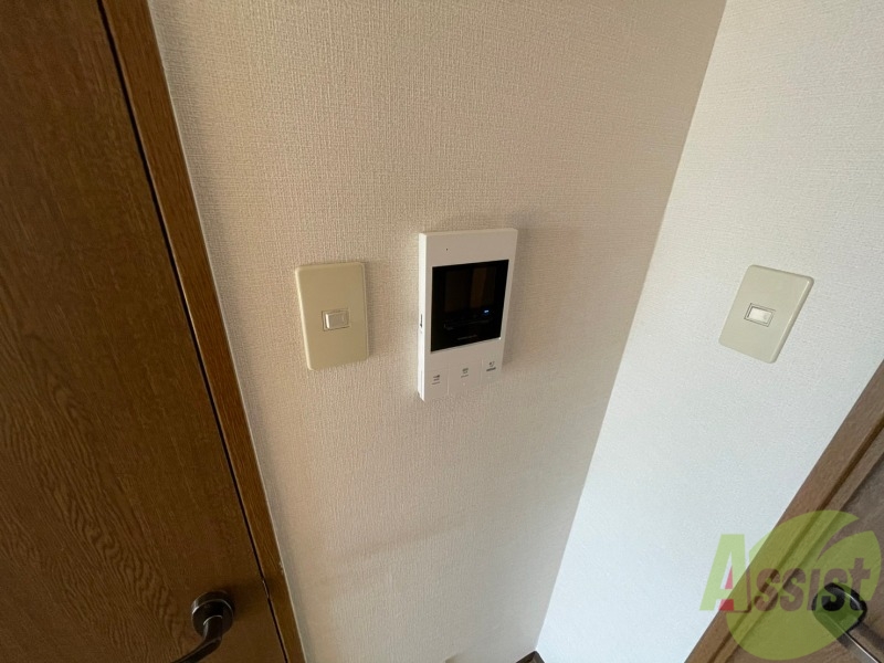 セキュリティ　ＴＶモニター付インターホンです。来客者の顔が見えるので安心！