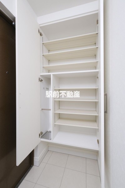 玄関　※同マンション別部屋