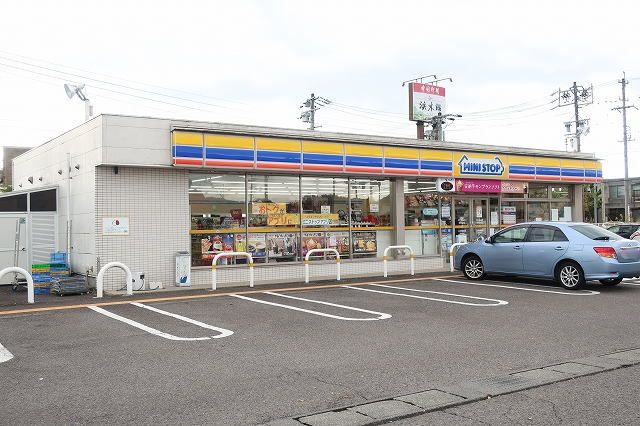 コンビニ　ミニストップ（コンビニ）まで300m
