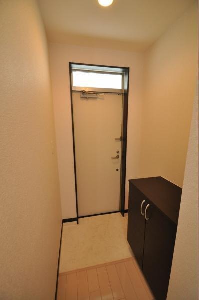 玄関　明るい玄関でお出迎え！