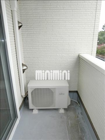 バルコニー　日当たりの良いベランダ。