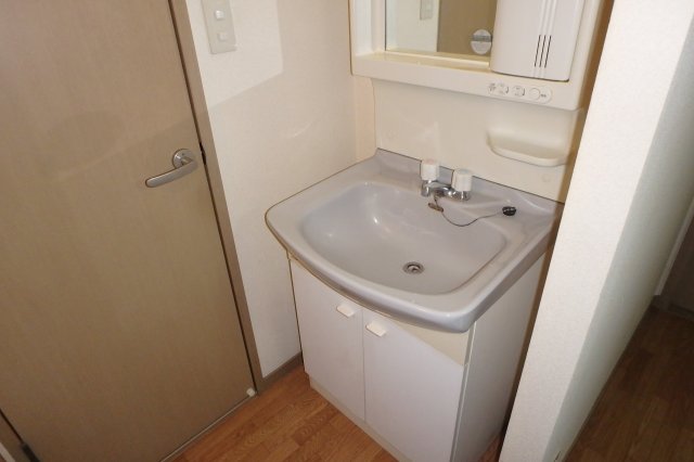 洗面設備　他のお部屋の参考写真となります。
