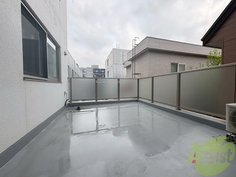 バルコニー　バルコニーが付いていますので一息ついてみてはいかがですか。