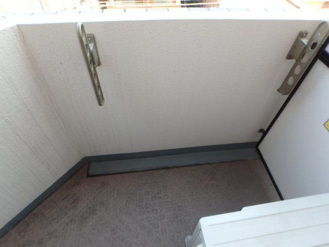 バルコニー　※同タイプの別のお部屋です。
