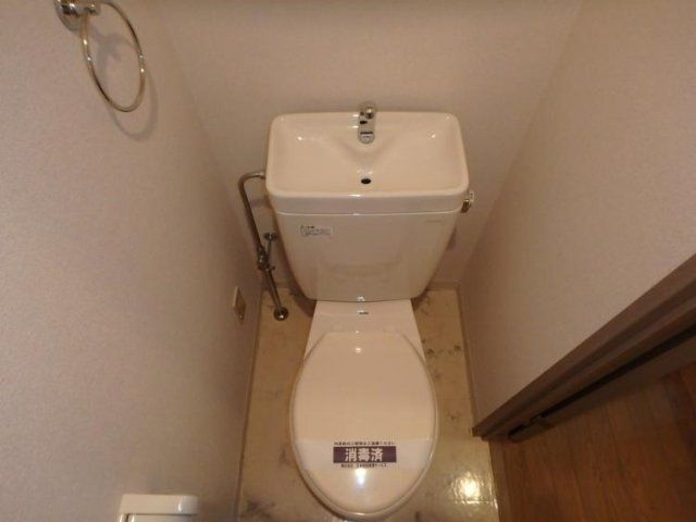トイレ　※同タイプの別のお部屋です。
