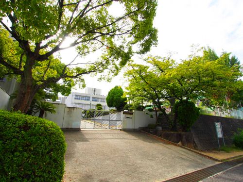 中学校　大阪狭山市立南中学校（中学校）まで2114m
