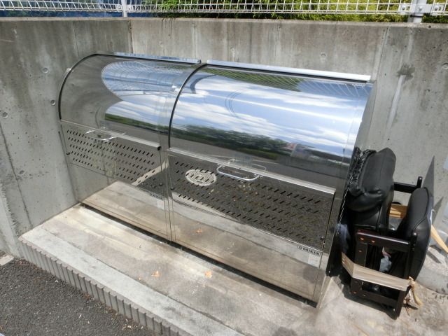その他　敷地内の共有ゴミ置き場。