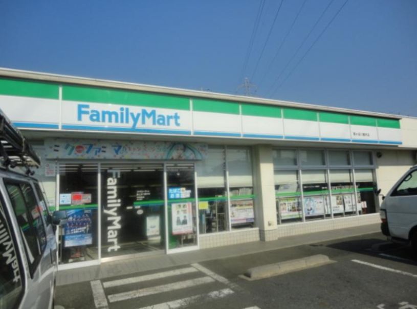 コンビニ　ファミリーマート鳩ヶ谷八幡木店（コンビニ）まで711m