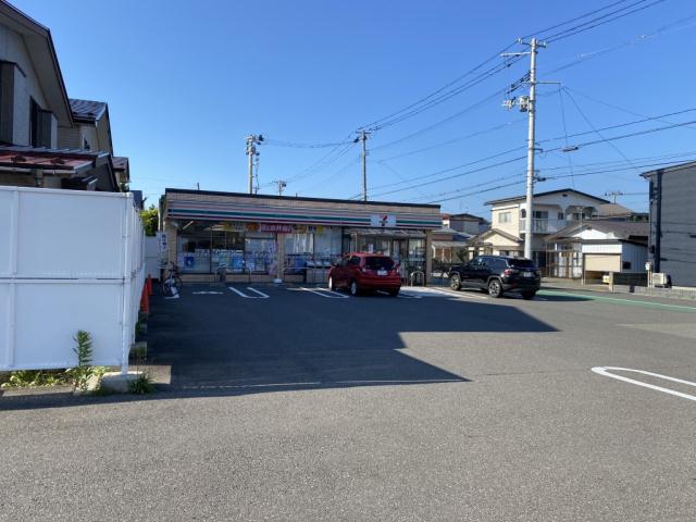 コンビニ　セブンイレブン（コンビニ）まで385m