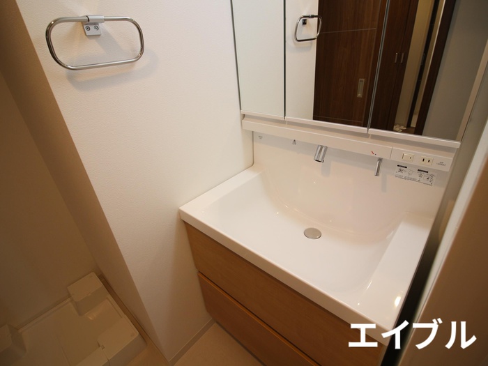 洗面設備　同じ部屋タイプの別部屋の写真です。現況と異なる場合は現況を優