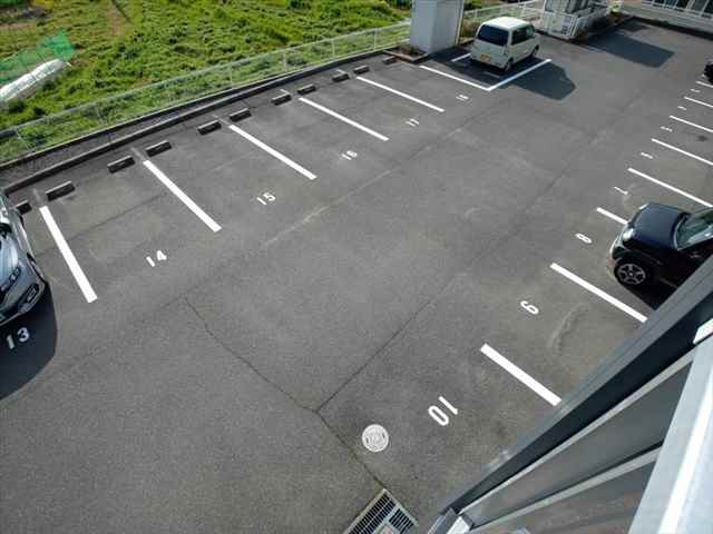 駐車場　駐車場