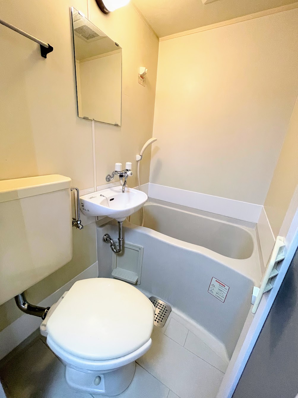 バス・シャワールーム　トイレお風呂完備