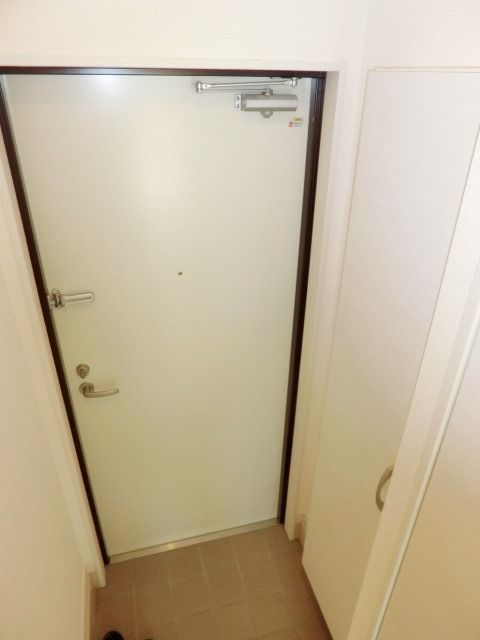玄関　玄関はコチラ