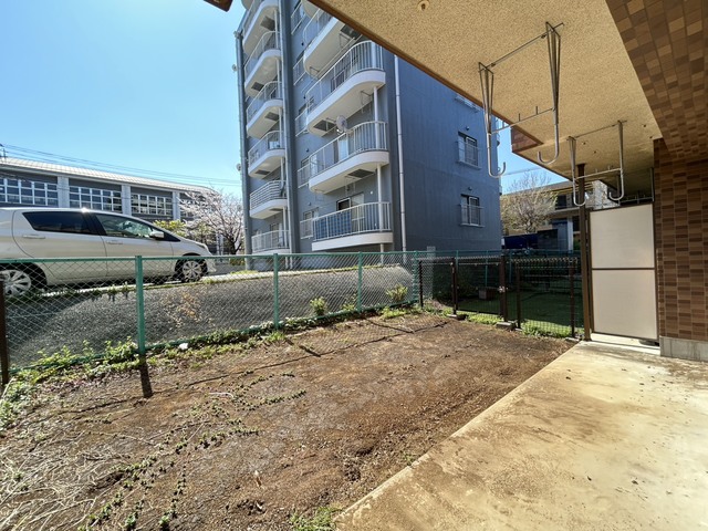 庭　※別部屋反転タイプ参考写真※現況優先、設備等違う可能性があり