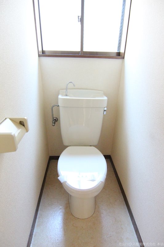 トイレ　シンプルなトイレ