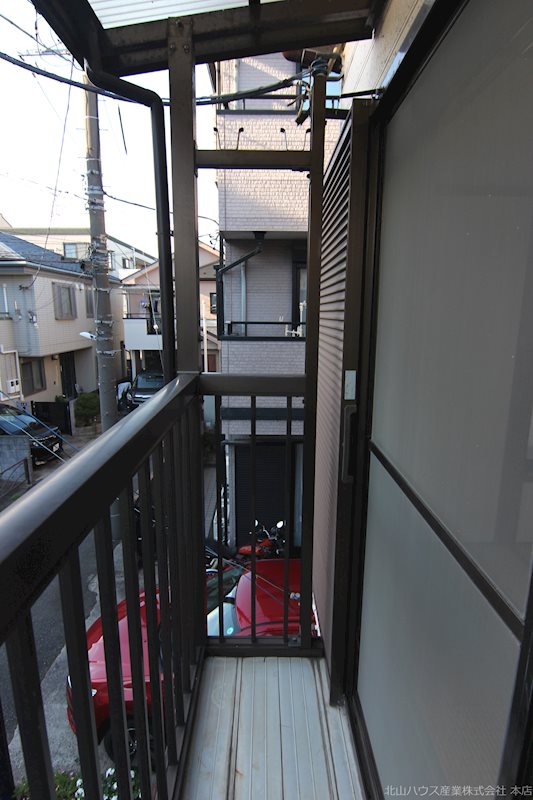 バルコニー　屋根付きベランダ