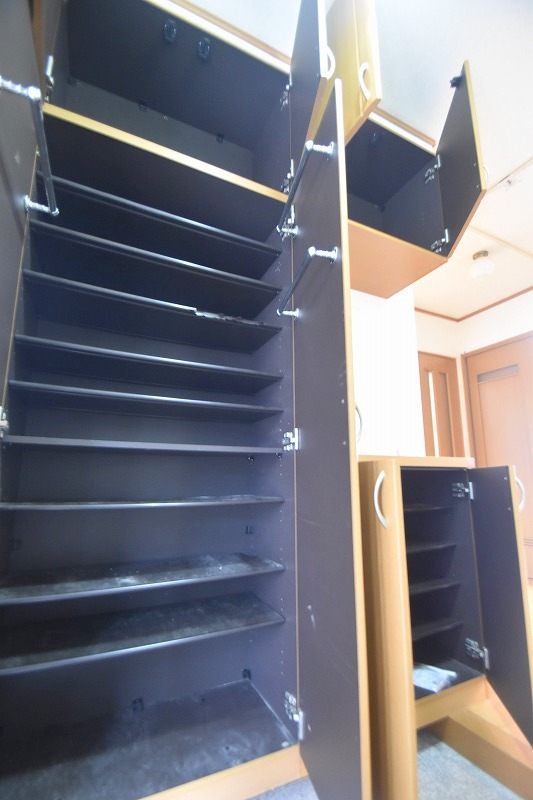 玄関　牛田新町3丁目戸建
