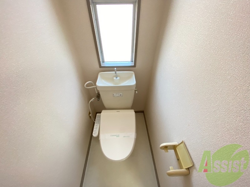 トイレ　トイレは温水洗浄便座で、とても快適にご利用いただけます。