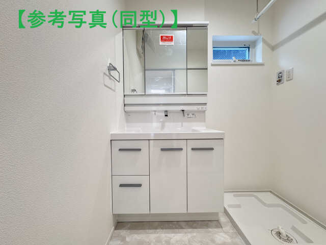 洗面設備　同型モデルの参考写真により実際とは異なる場合がございます