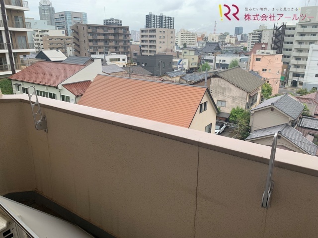 バルコニー　物干し竿対応