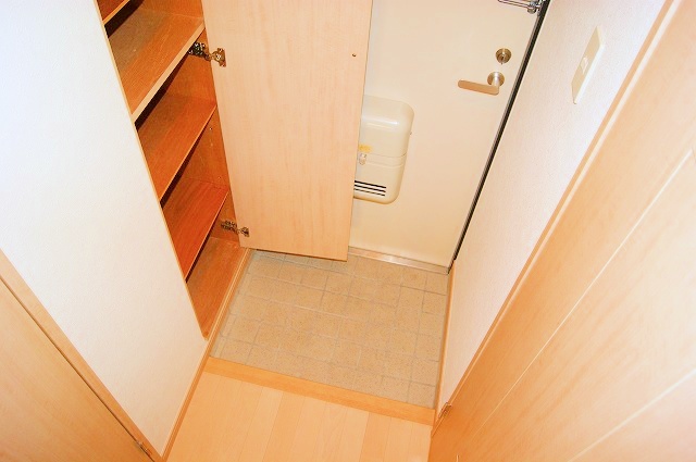 玄関　※写真と異なる場合は現状優先。