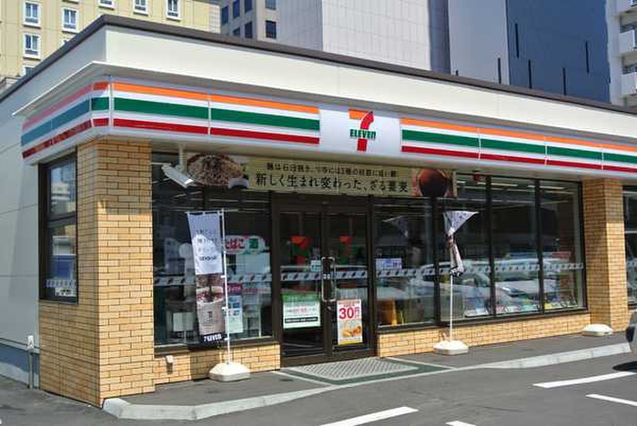 コンビニ　セブンイレブン（コンビニ）まで14m
