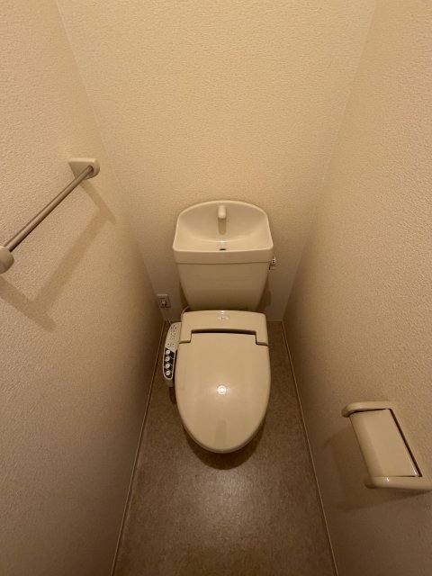 ＪＲ東海道本線 膳所駅 徒歩20分 2階建 築17年のトイレ写真