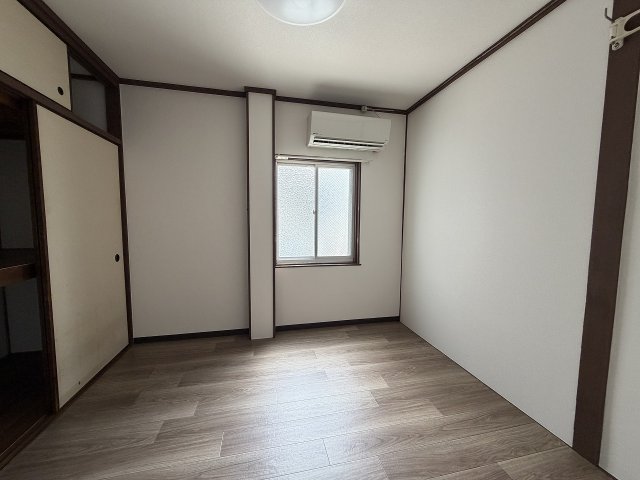 居室・リビング　こちらの居間で趣味の時間をお楽しみください