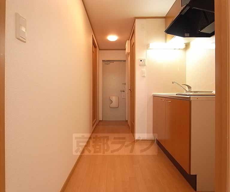その他部屋・スペース　圧迫感のない廊下です。