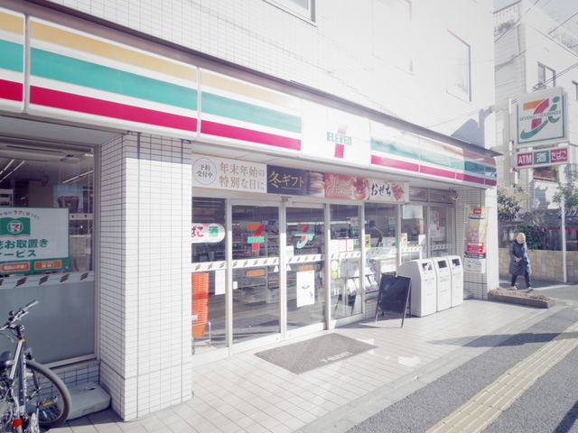 コンビニ　セブンイレブン北区上中里2丁目店（コンビニ）まで395m