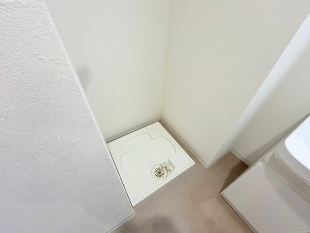 その他設備　嬉しい室内洗濯機置場。これで洗濯機も長持ちしますね。