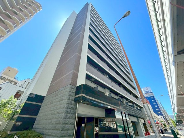 建物外観　存在感のある外観は落ちついた色合いで、堂々としていますね。