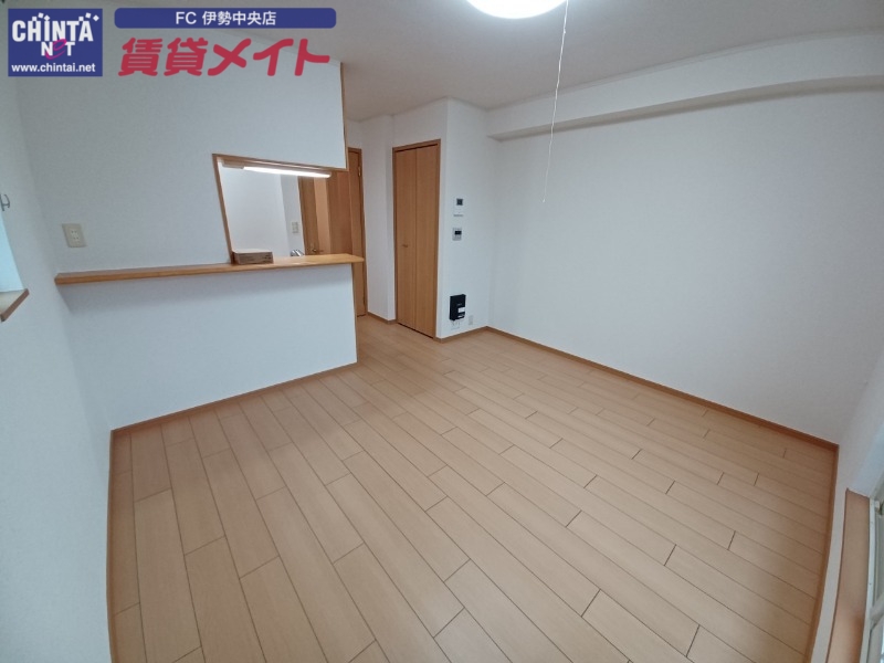 居室・リビング　同型参考写真です。