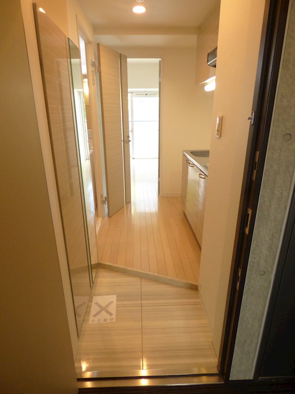 玄関　違うお部屋の写真です。ご参考までに