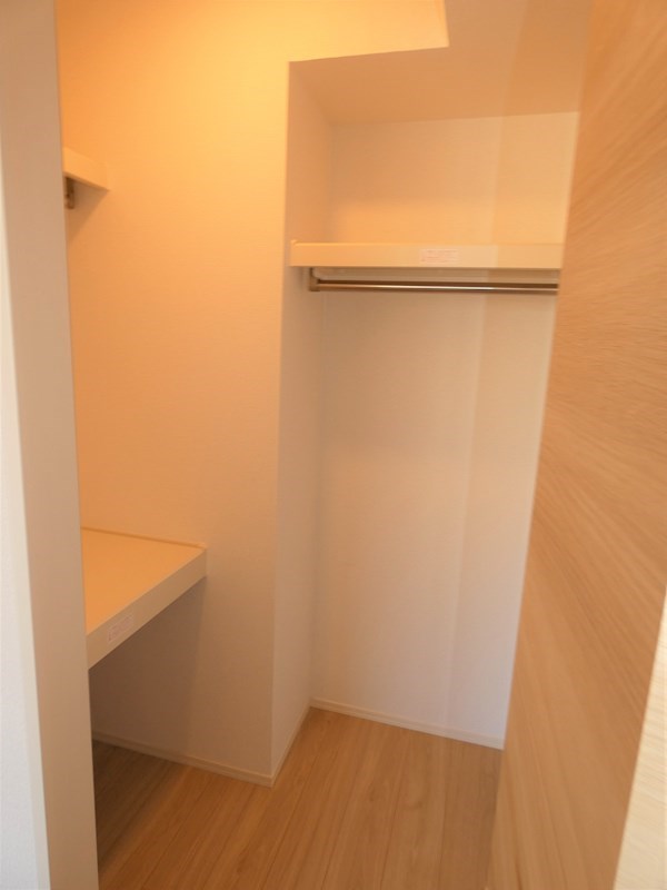 収納　※反転・中部屋の写真です