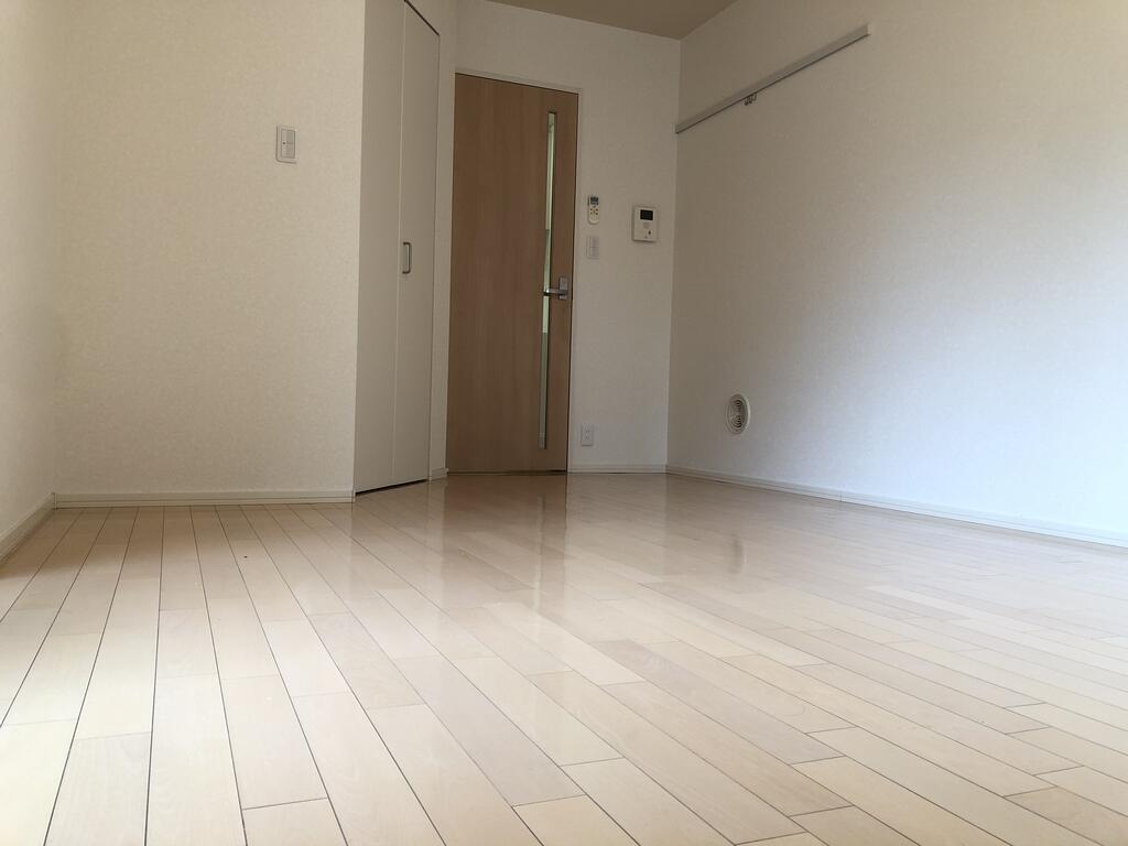 居室・リビング　※別号室の参考写真となります。