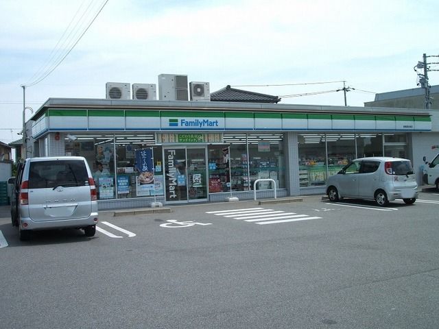 コンビニ　ファミリーマート西尾徳永東店（コンビニ）まで230m
