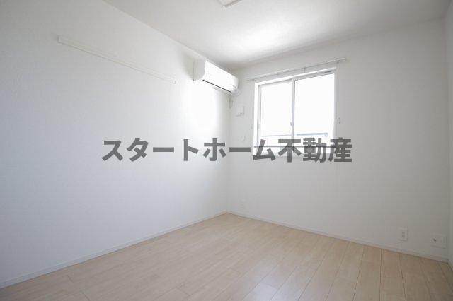 その他部屋・スペース　落ち着いて過ごせるお部屋なので、寝室にいかがでしょうか