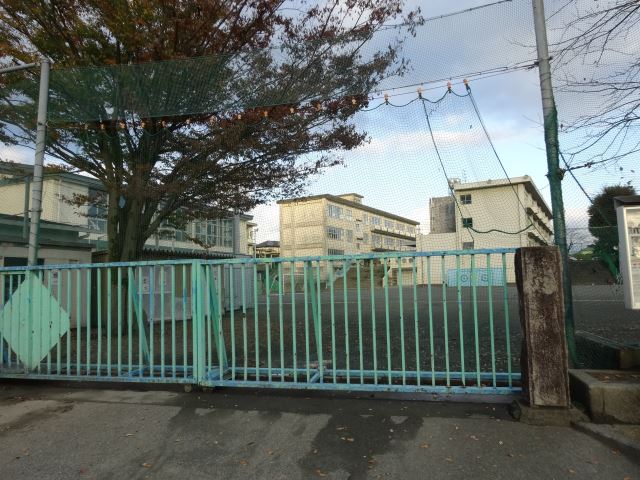 小学校　市立富丘小学校（小学校）まで1500m