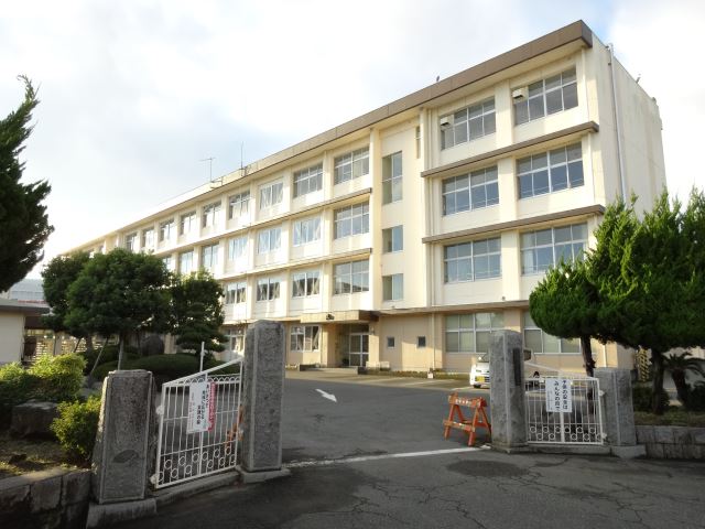 中学校　市立富士宮第四中学校（中学校）まで2600m