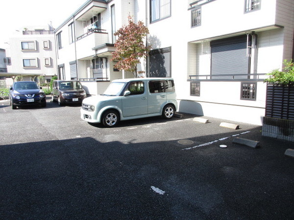 駐車場　敷地内駐車場