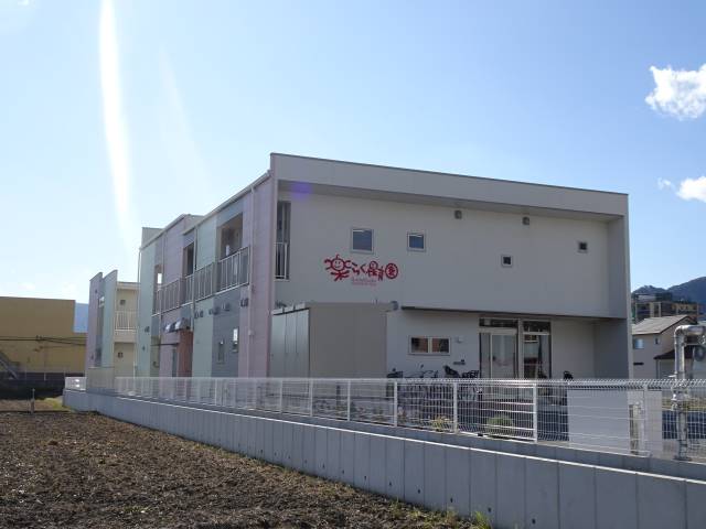 幼稚園・保育園　楽らく保育園（幼稚園・保育園）まで271m