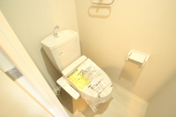 トイレ　※掲載写真は同マンション別部屋参考写真となります。