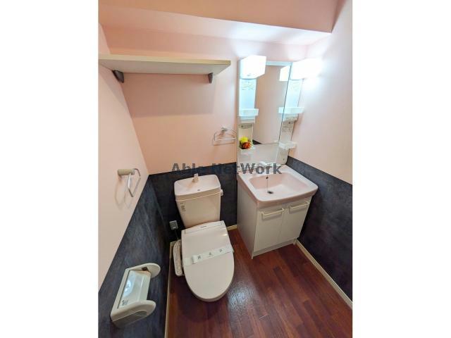 名鉄西尾線 西尾駅 徒歩14分 3階建 築14年のトイレ写真