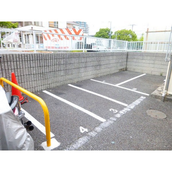 エントランス　バイク置き場