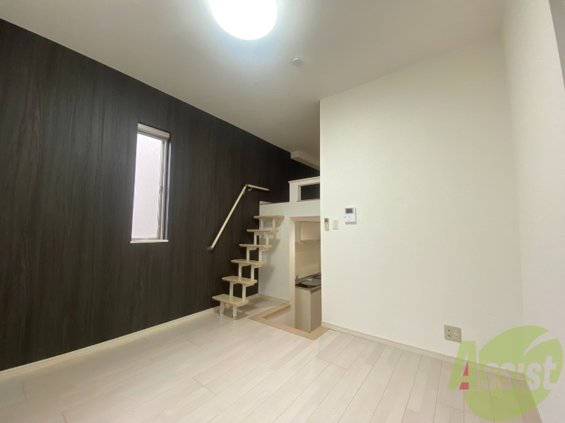 居室・リビング　陽の光が差し込む明るいお部屋は気持がいいですね～