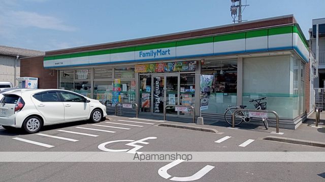 コンビニ　ファミリーマート博多諸岡三丁目店（コンビニ）まで763m