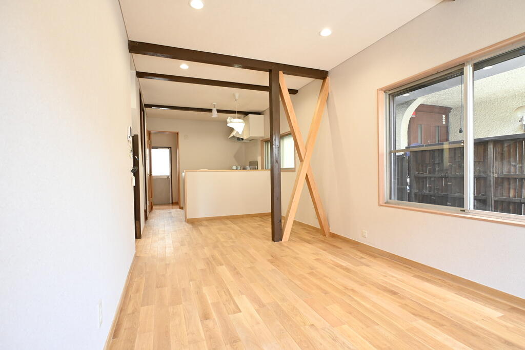 西荻南貸戸建住宅の居間写真