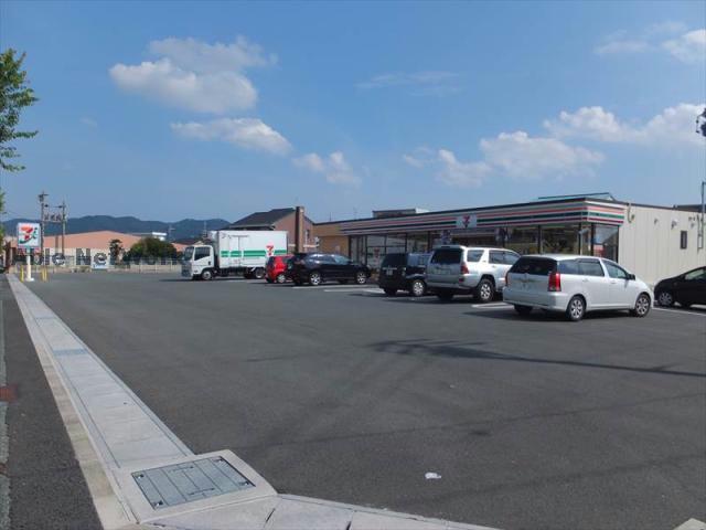 コンビニ　セブンイレブン豊橋西岩田2丁目店（コンビニ）まで402m