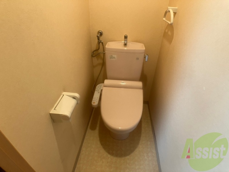 トイレ　トイレです。ウォシュレット付を探している方、おすすめです。